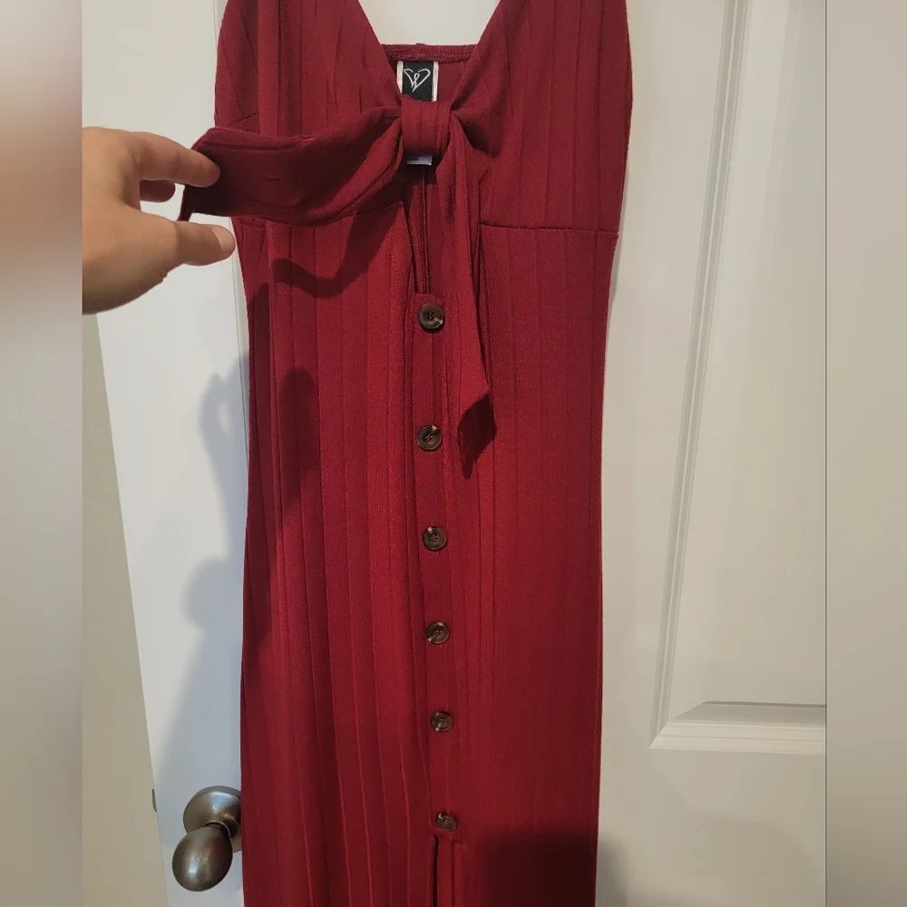 Maroon Maxi Dress - Picture 4 of 4